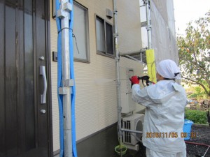 佐賀市　外壁　塗装　工事中　エスケイシステム